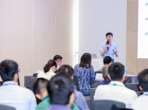 鹿山粘接材料在新能源領(lǐng)域的應(yīng)用亮相行業(yè)高峰論壇