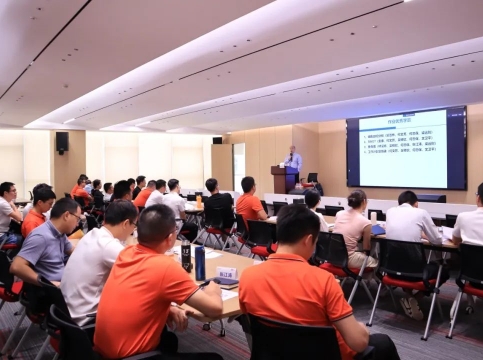 鹿山新材銷售隊(duì)伍賦能提升培訓(xùn)班第二期圓滿舉行